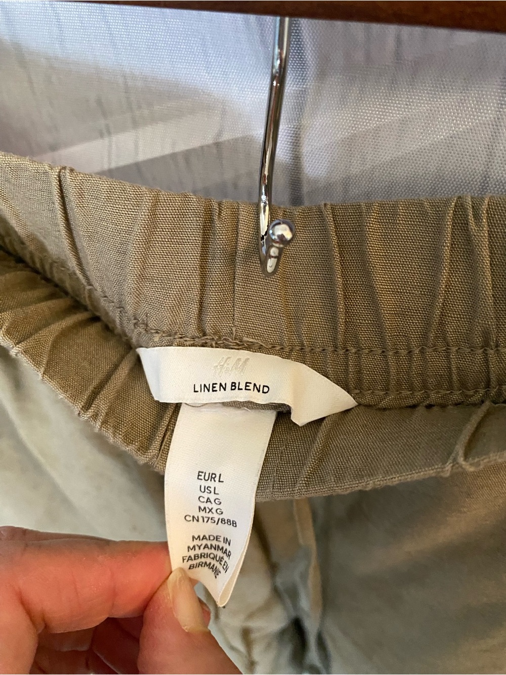 H&M Women’s Olive Linen Blend Cropped Pants - Picture 2 of 4